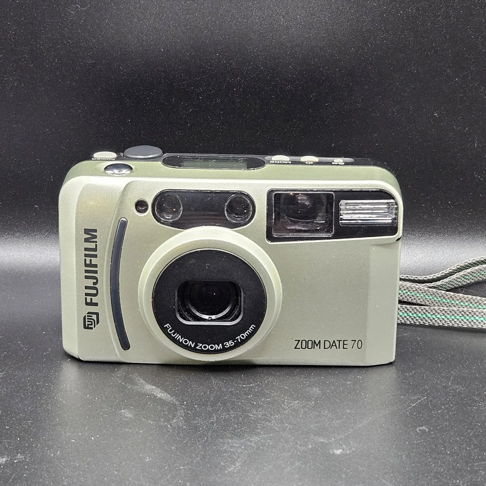 Fujifilm Zoom Date 70 35-70mm Camera And Carrying Case